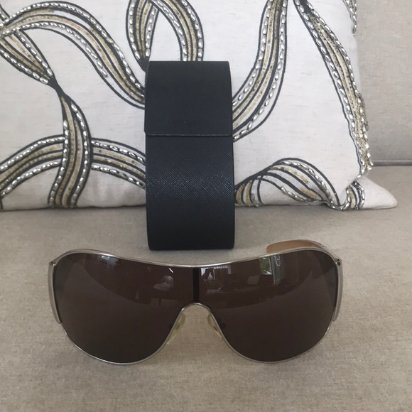 Accessories - Prada aviator